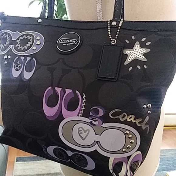 Coach Signature Tote - Picture 15 of 15